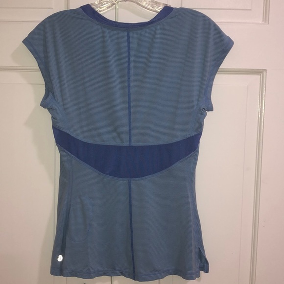 Lulu workout top. Great color. Perfect! - Picture 2 of 5